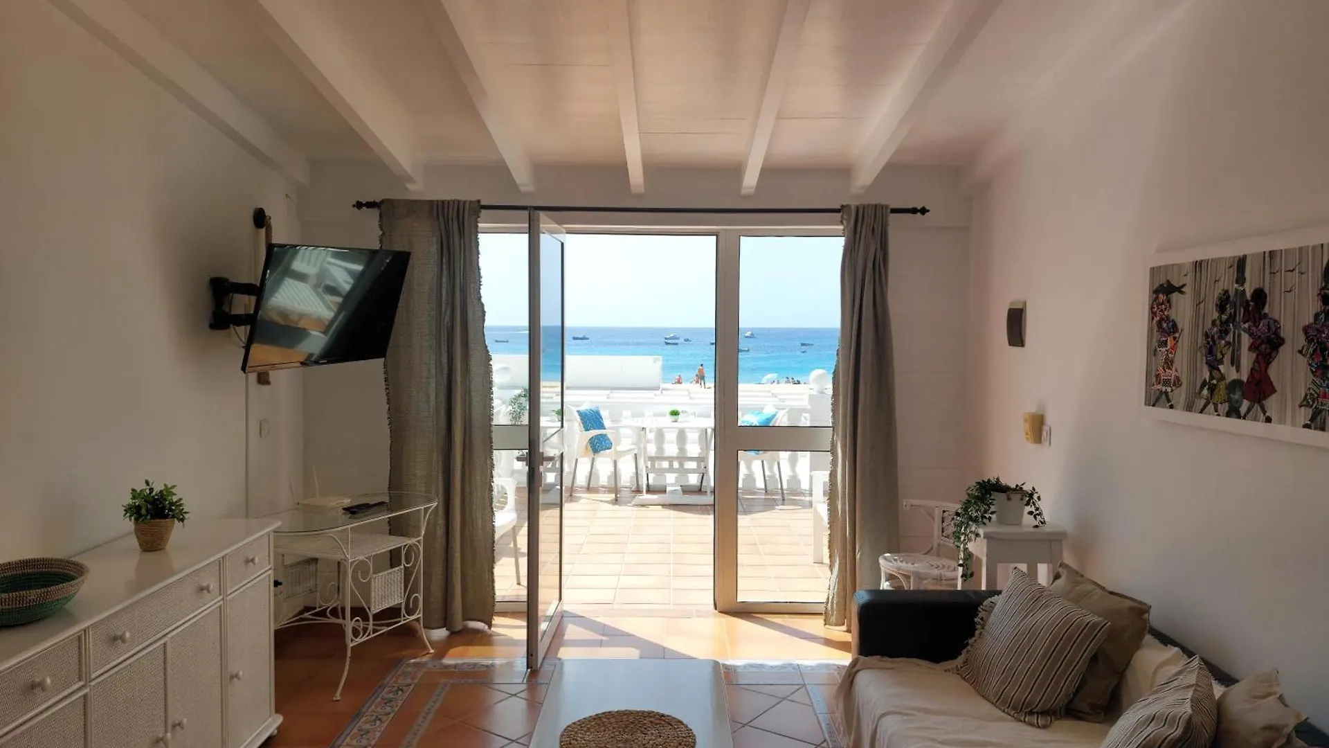 Vista Mar - Seafront Holiday Apartments Santa Maria