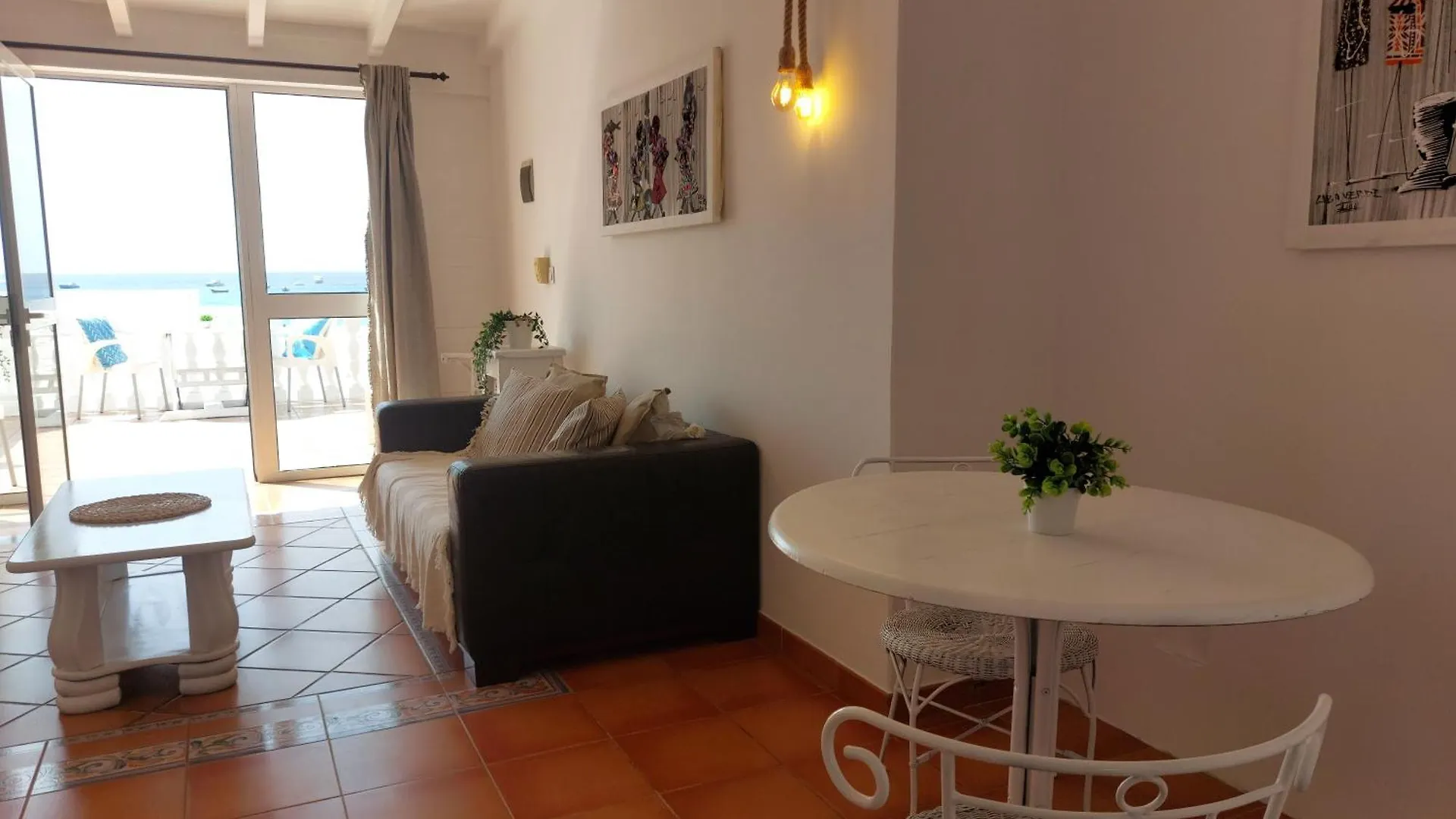 Vista Mar - Seafront Holiday Apartments Santa Maria