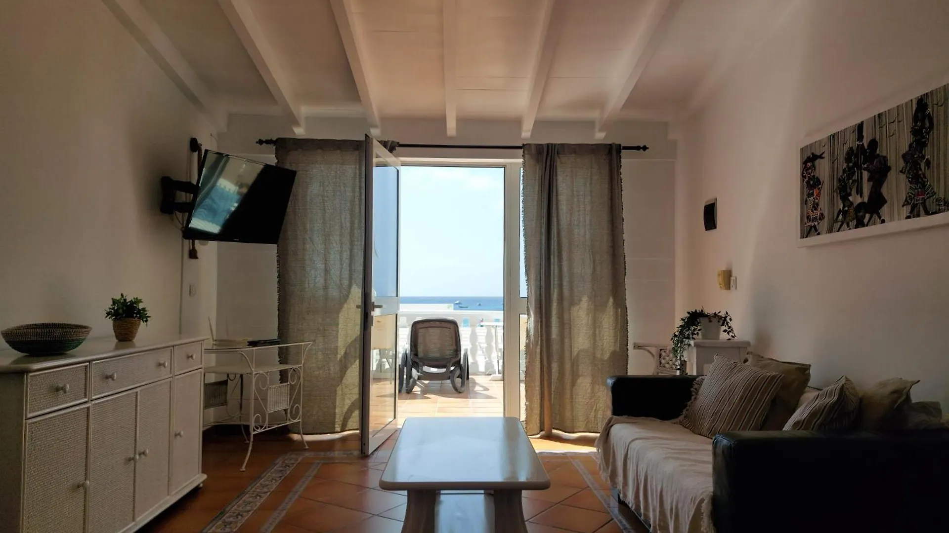 Vista Mar - Seafront Holiday Apartments Santa Maria