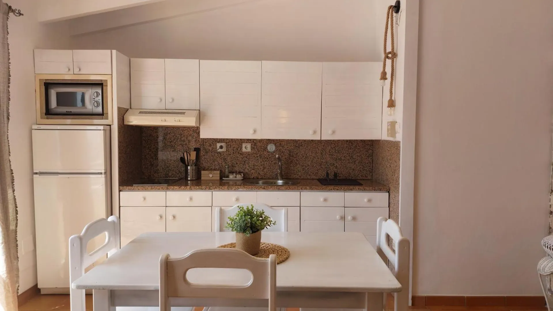 Vista Mar - Seafront Holiday Apartments Santa Maria